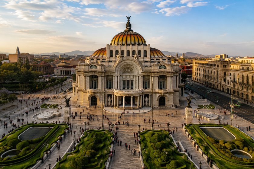 Palacio de Bellas Artes en la Ciudad de México al atardecer